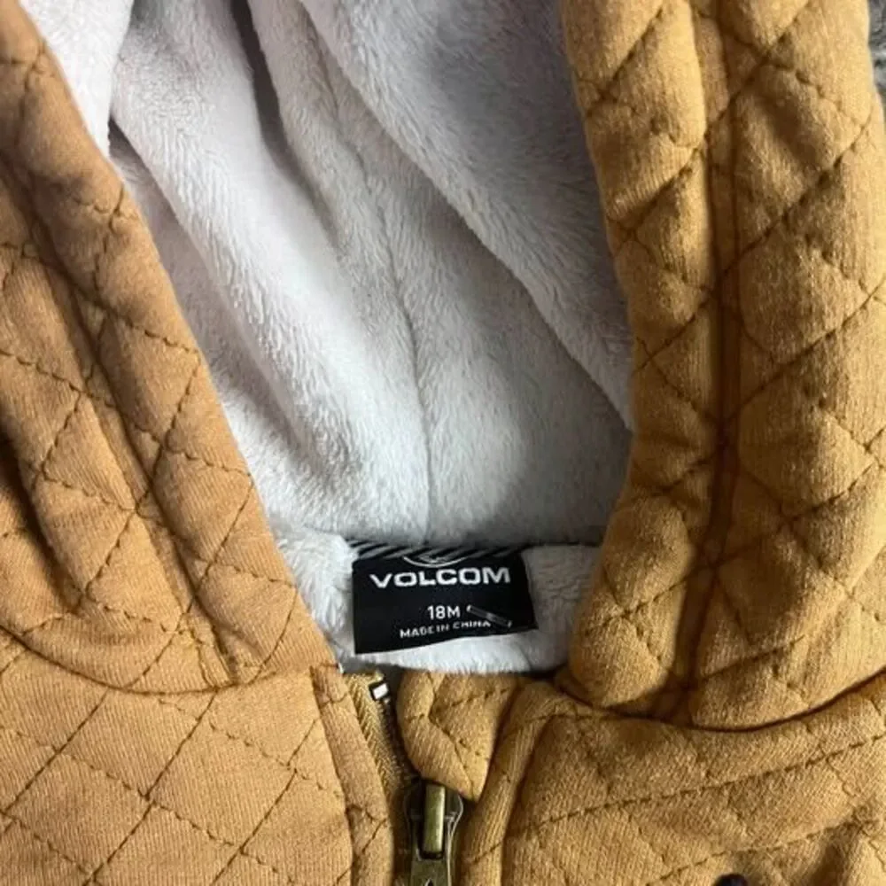 Volcom quilted mustard